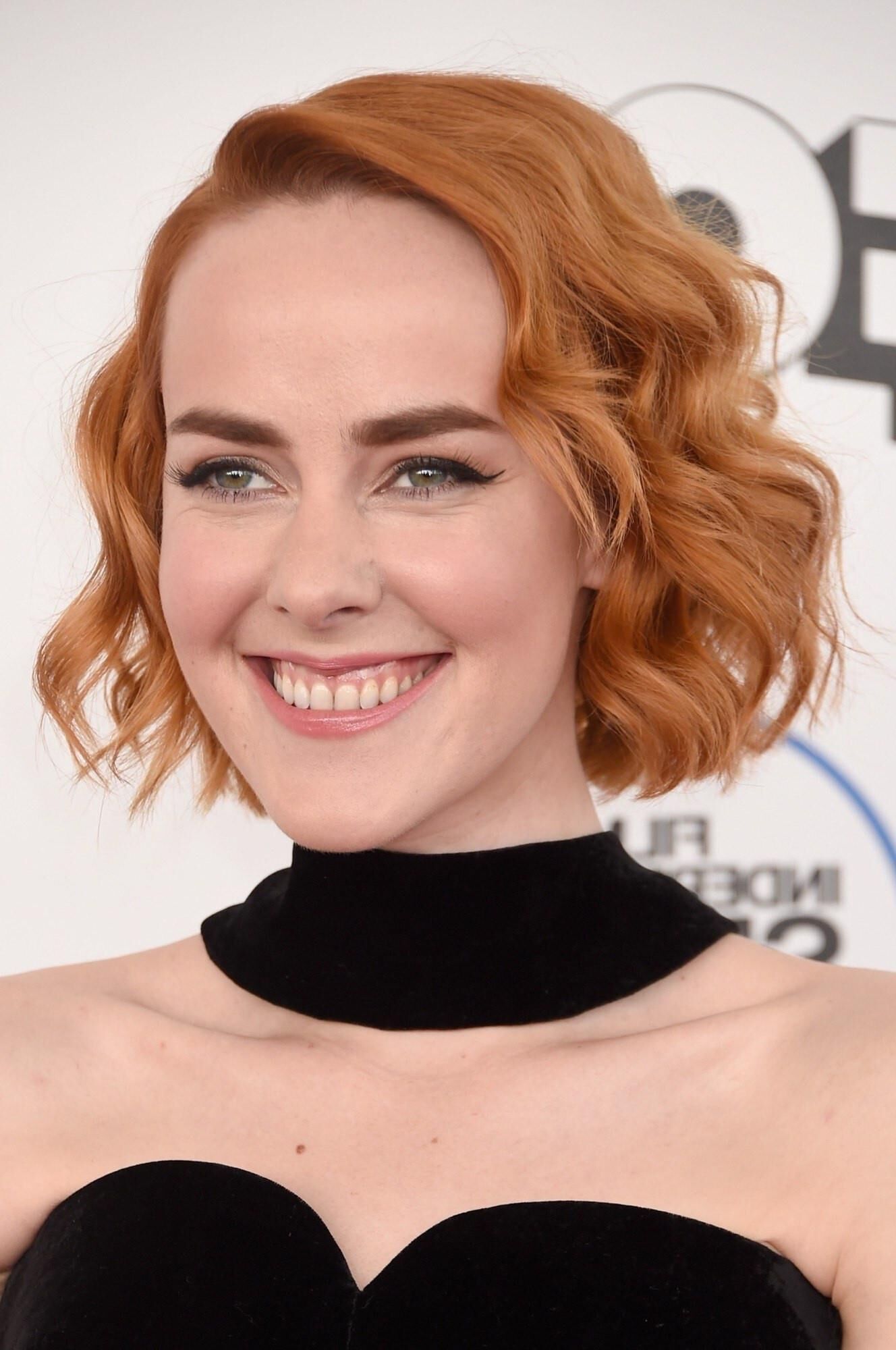 Jena Malone is hot