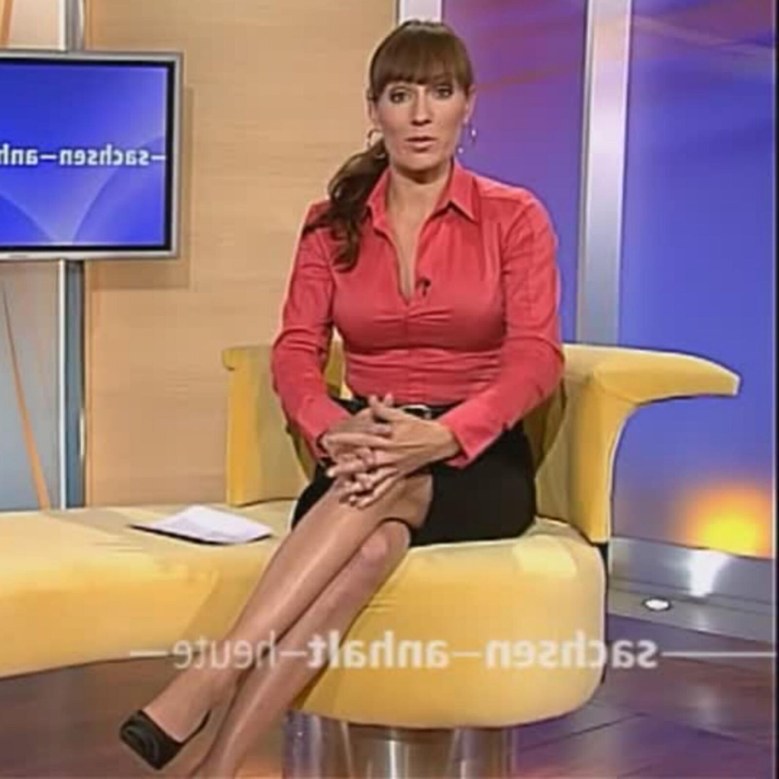 Susi B. GEZ Edelhure in feinen sexy Outfits zum ficken ! 
