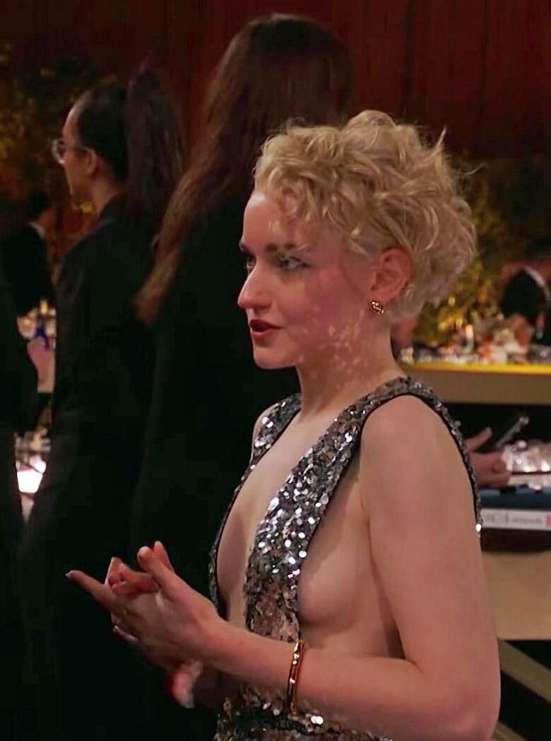 Celebrity Side Boob 
