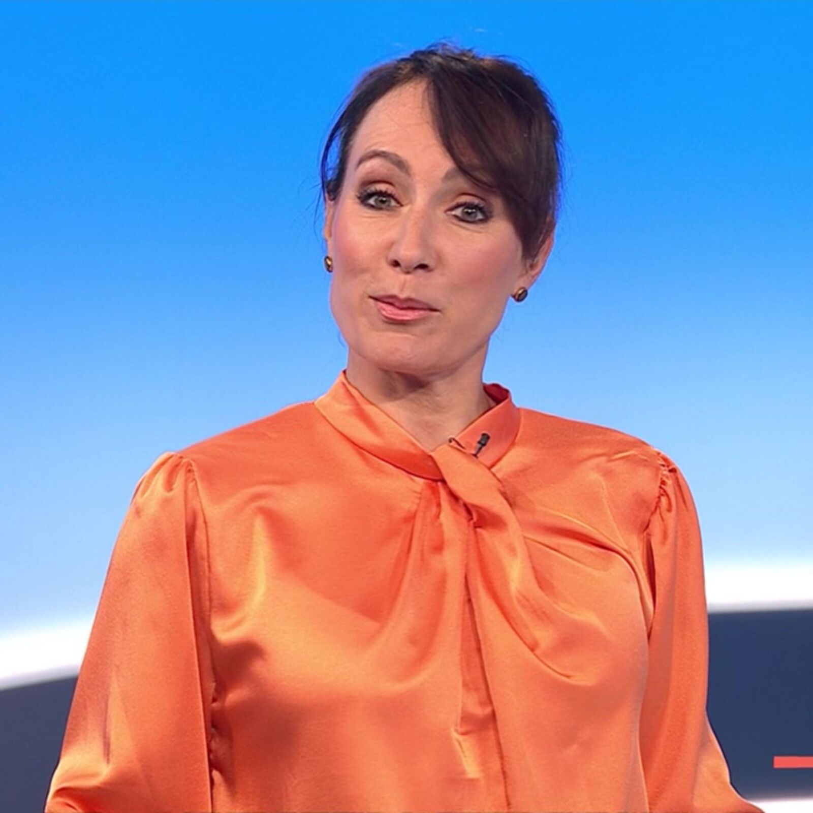 Susi B. GEZ Edelhure in feinen sexy Outfits zum ficken ! 