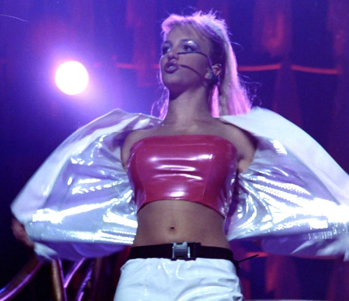 Yummy Tummy Hot Celebs 