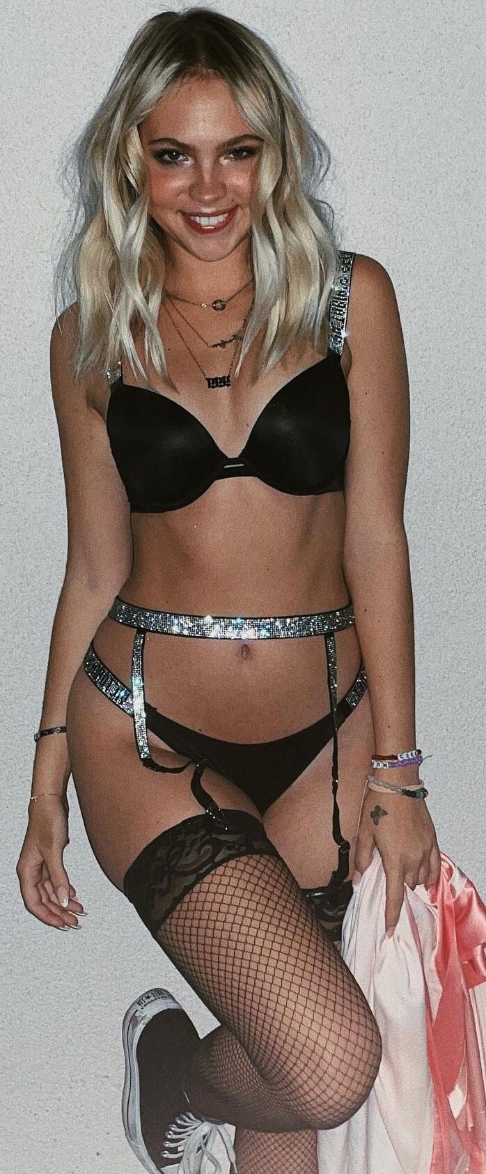 Yummy Tummy Hot Celebs 