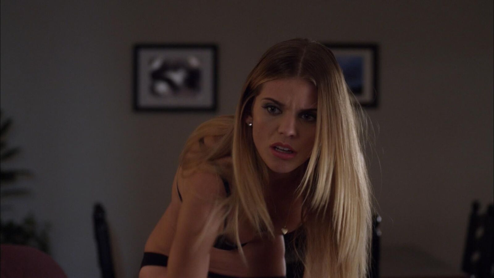 Annalynne McCord est chaud
