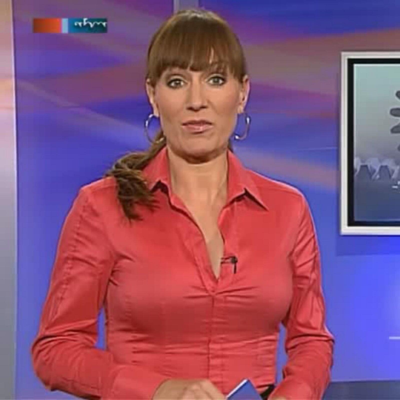 Susi B. GEZ Edelhure in feinen sexy Outfits zum ficken ! 