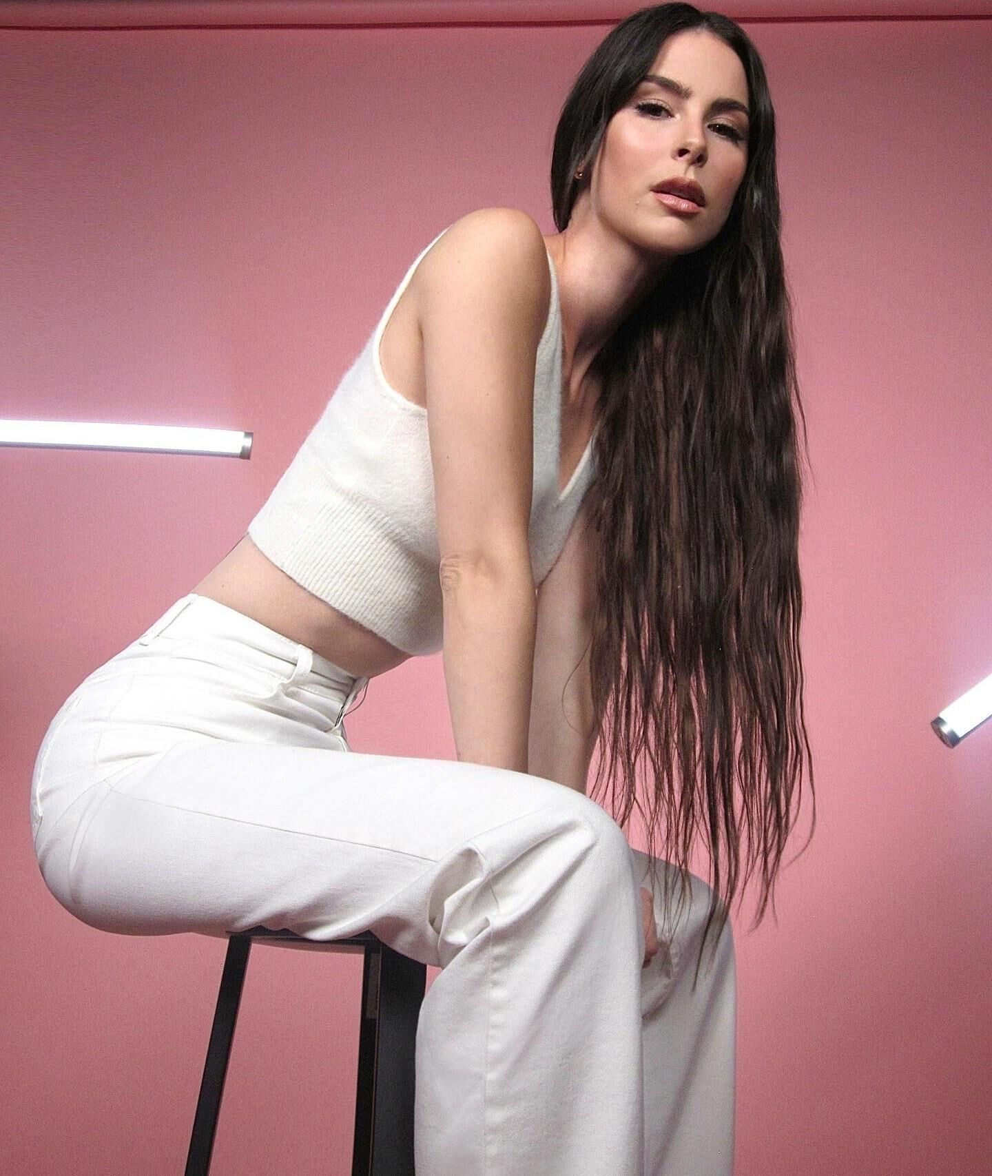 The incredibly hot body of Lena M.L.