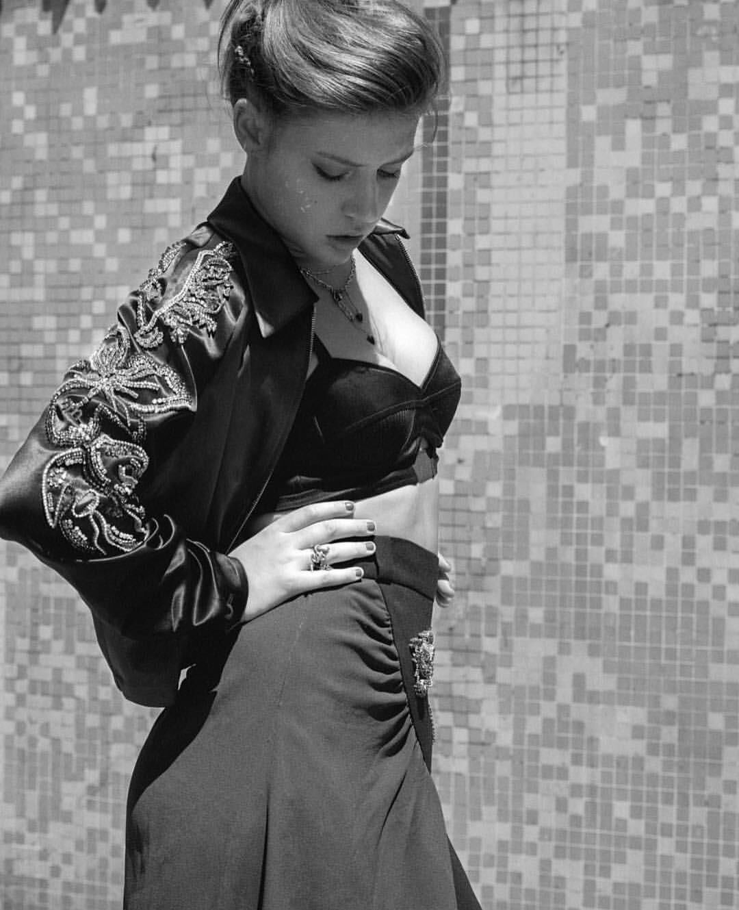 Adele Exarchopoulos Hot Lady