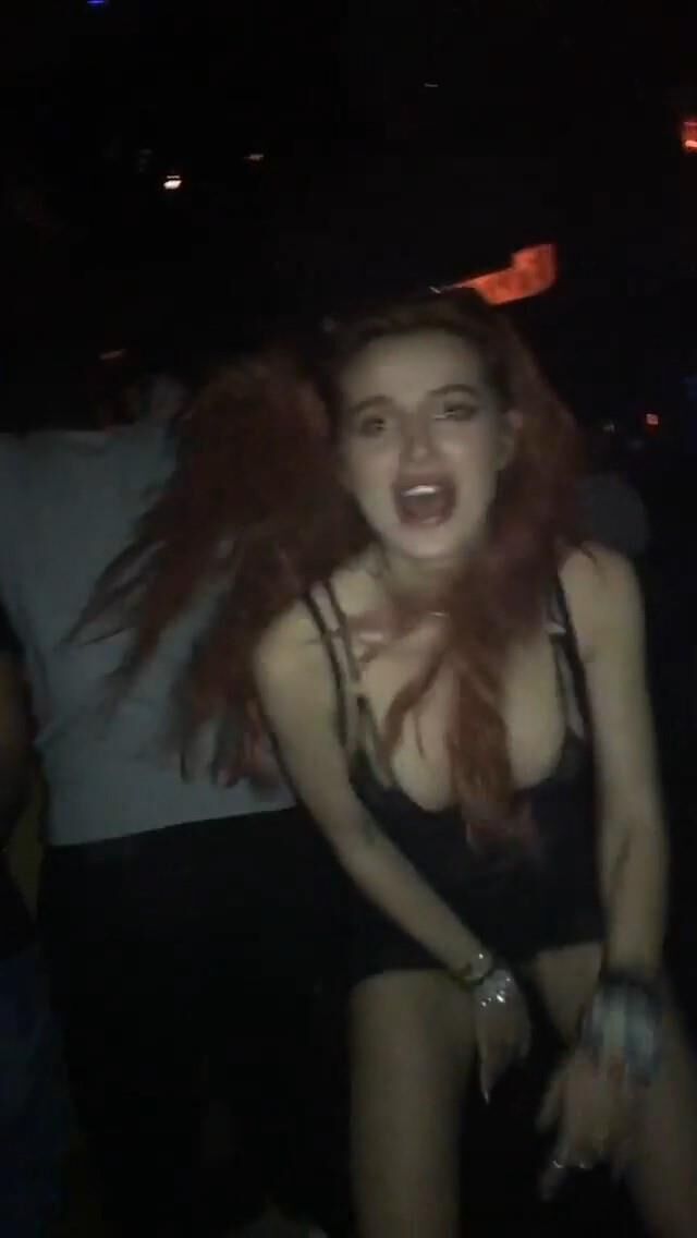Le paroxysme asile Bella Thorne