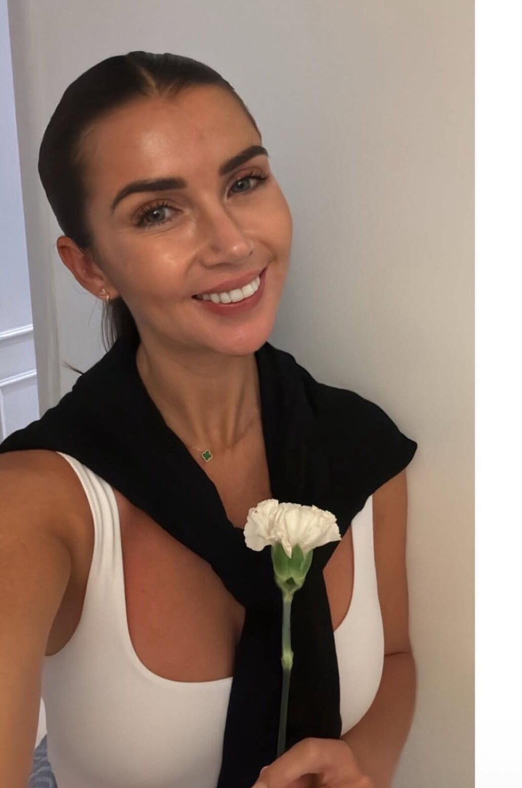 La présentatrice de la télévision sportive britannique Kate Tracey a l'air sexy en vacances