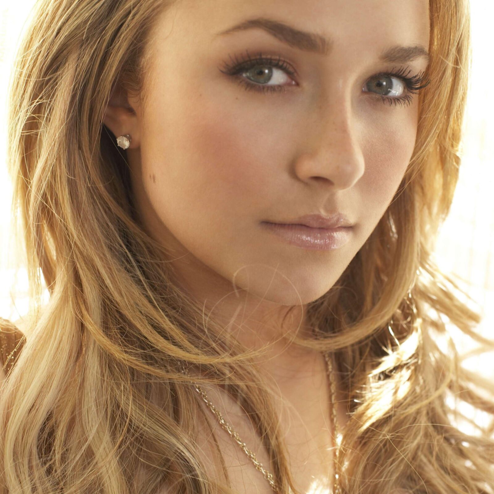 Hayden Panettiere éveiller les photos uniquement