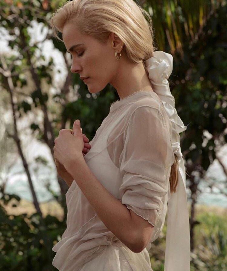 Isabel Lucas est chaud