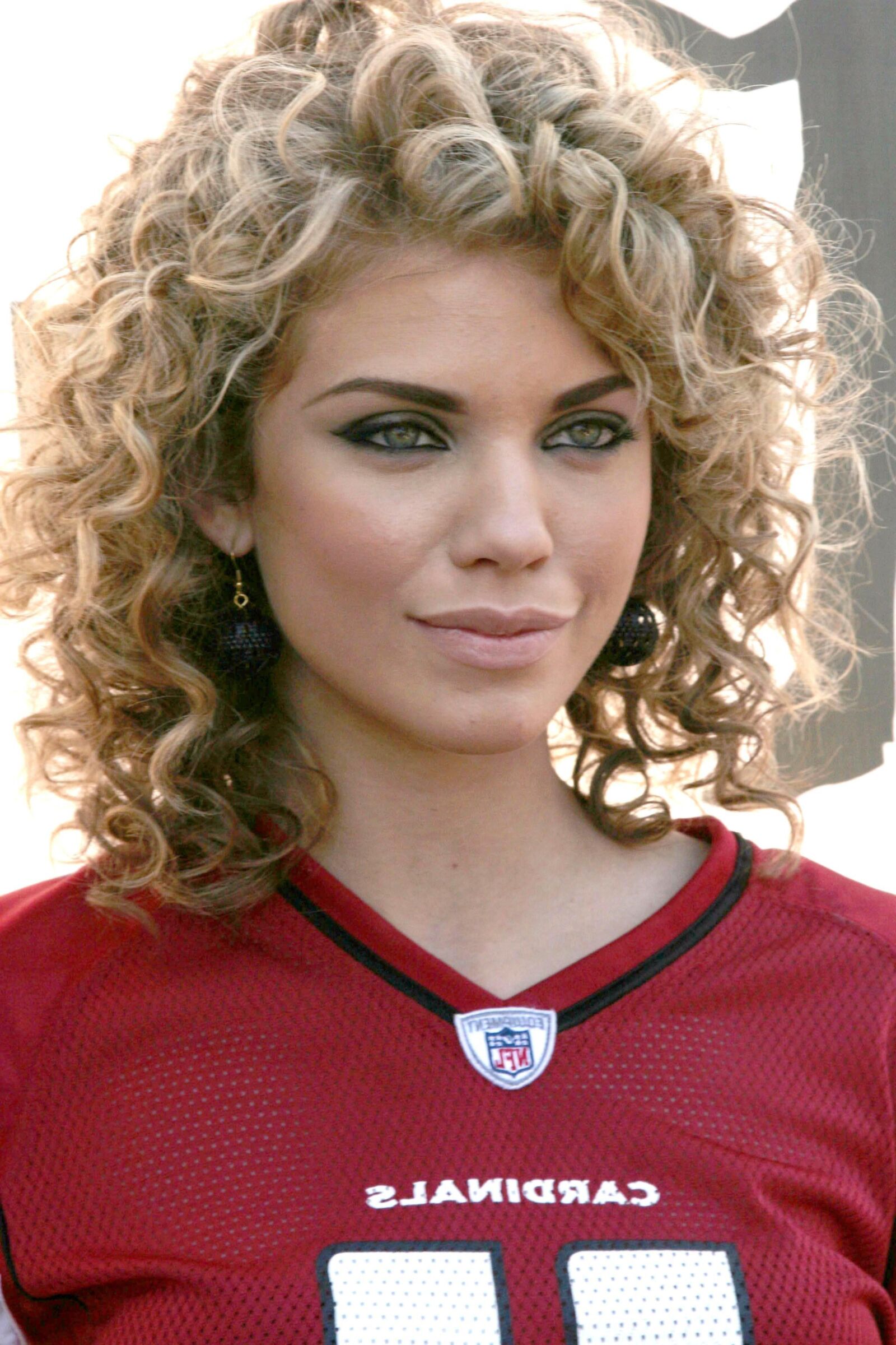 Annalynne McCord est chaud