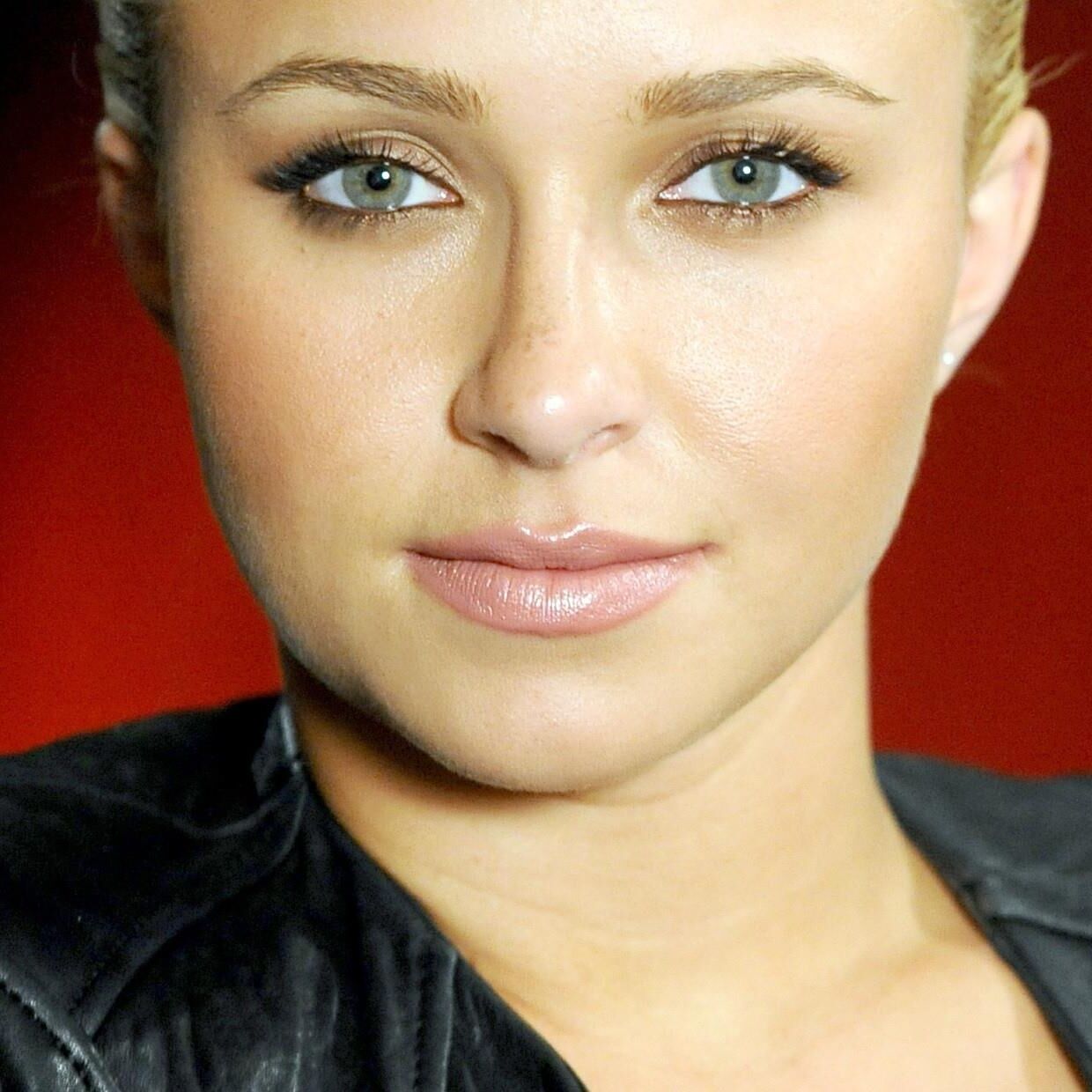 Hayden Panettiere éveiller les photos uniquement