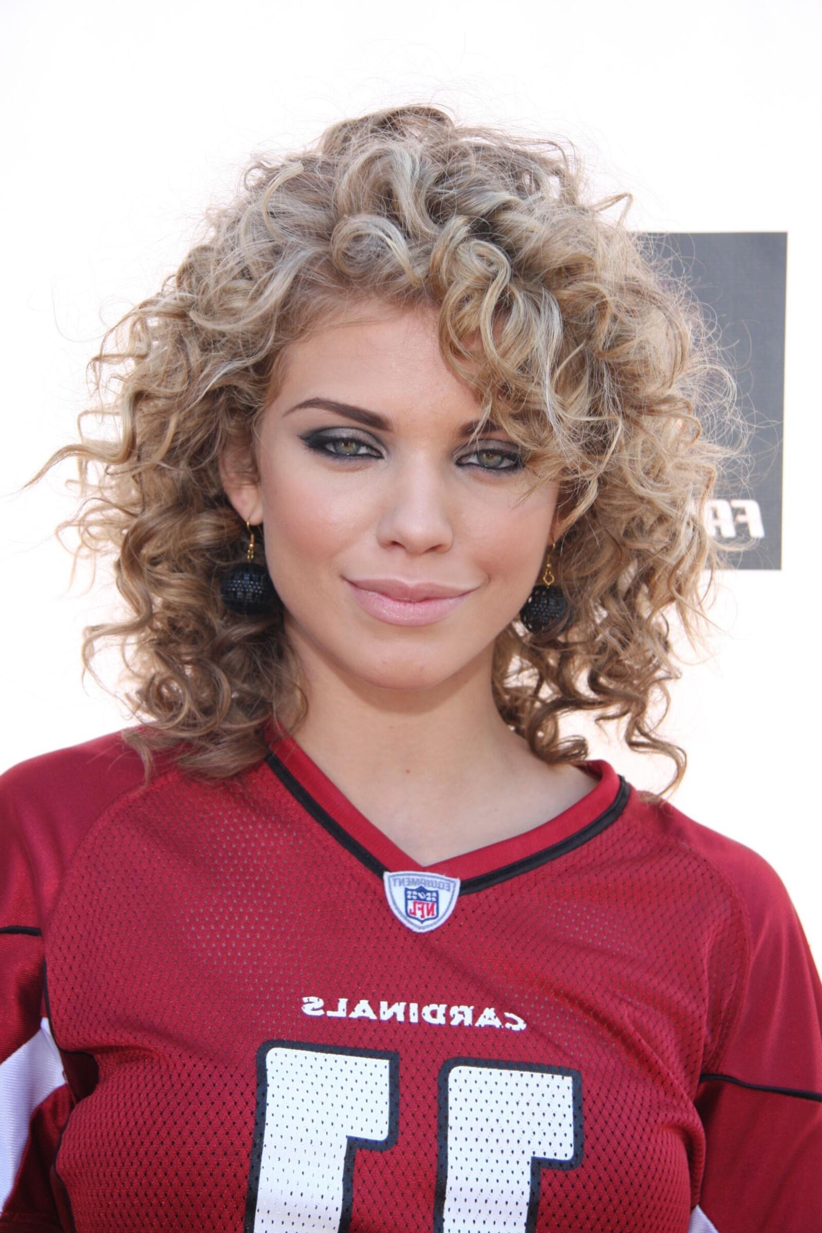 Annalynne McCord est chaud