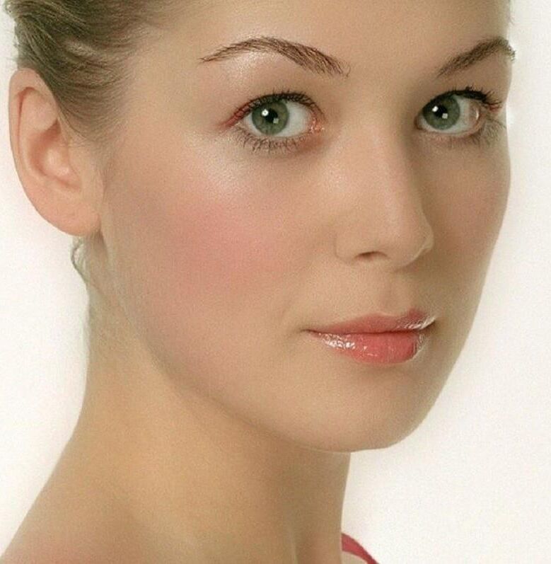 Rosamund Pike excitant les photos