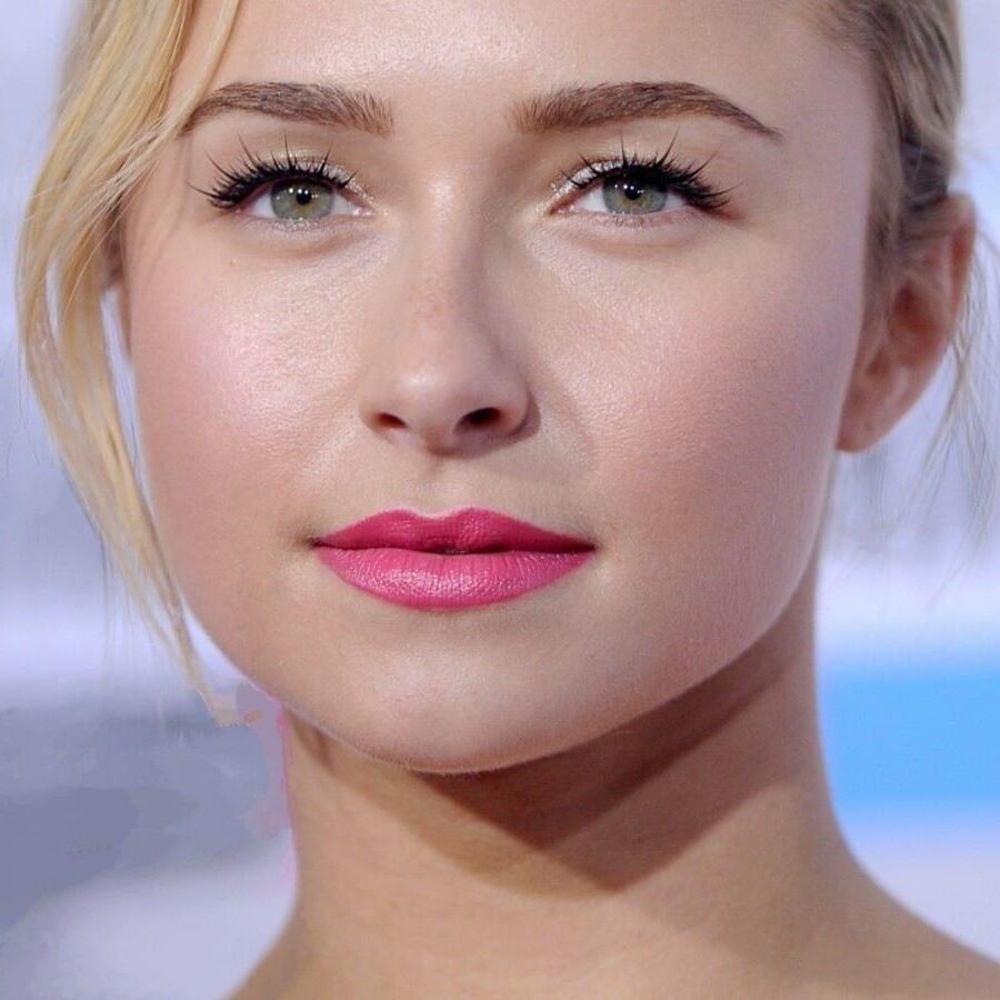 Hayden Panettiere éveiller les photos uniquement