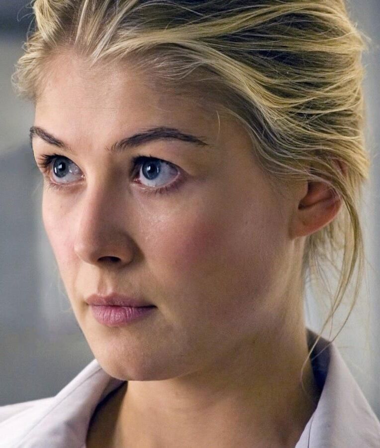 Rosamund Pike excitant les photos