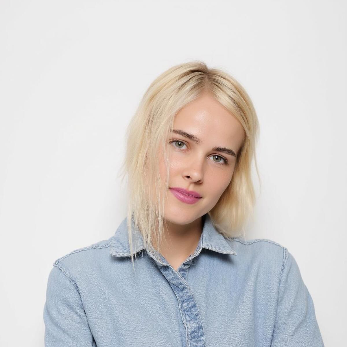 Isabel Lucas est chaud