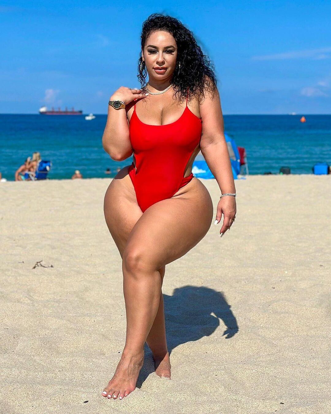 Selene Castle IG th D Till May , + Post