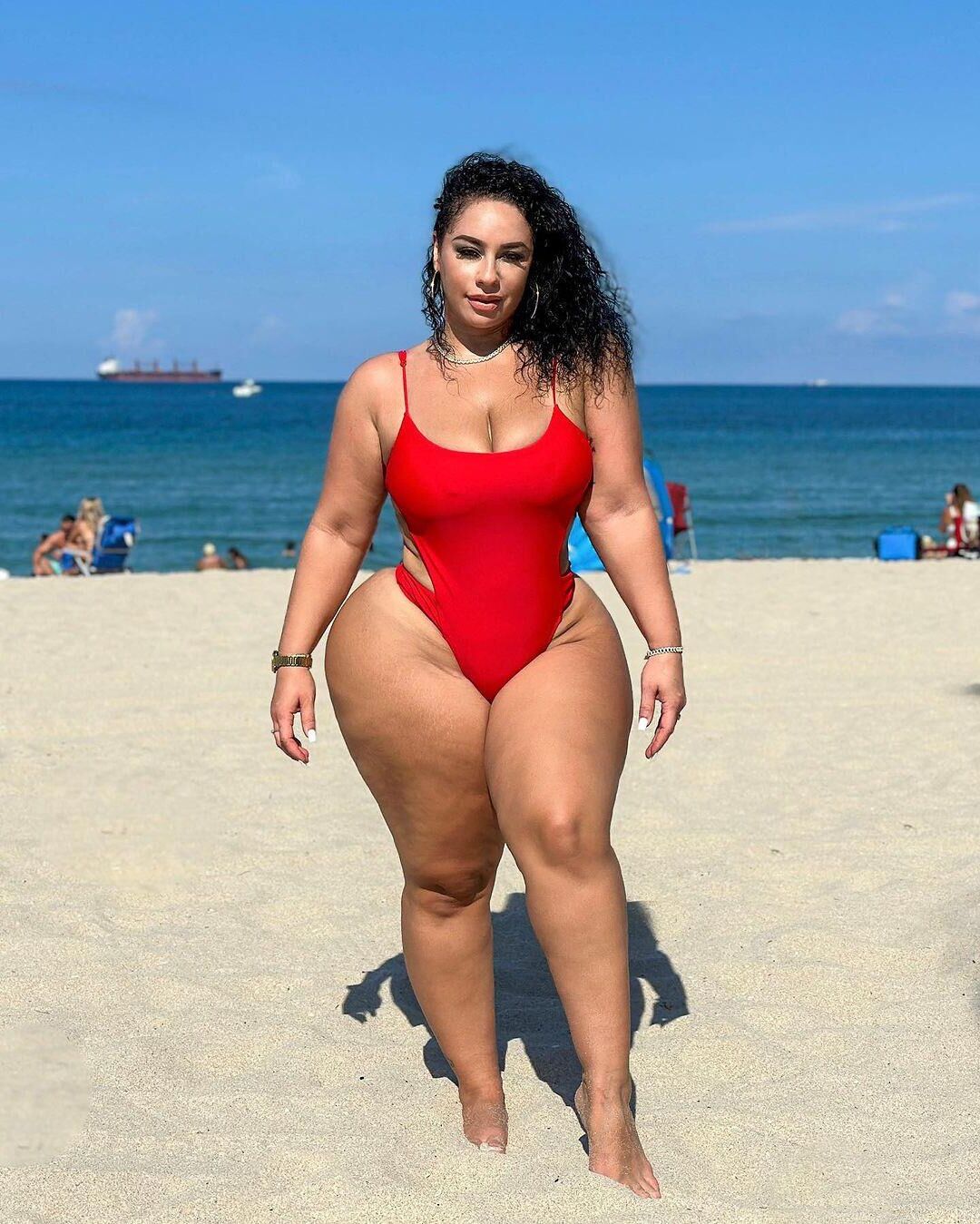 Selene Castle IG th D Till May , + Post