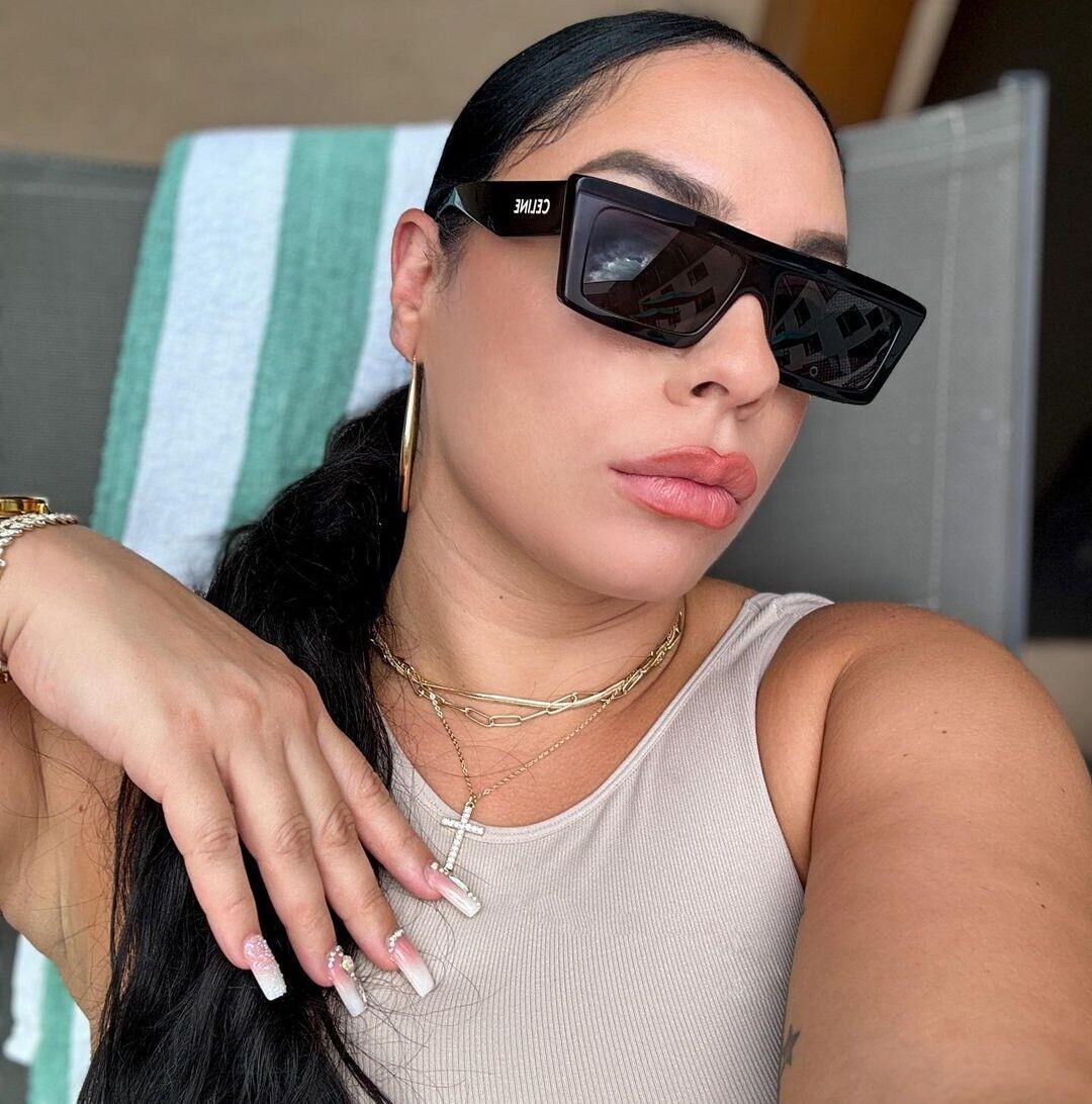 Selene Castle IG th D Till May , + Post