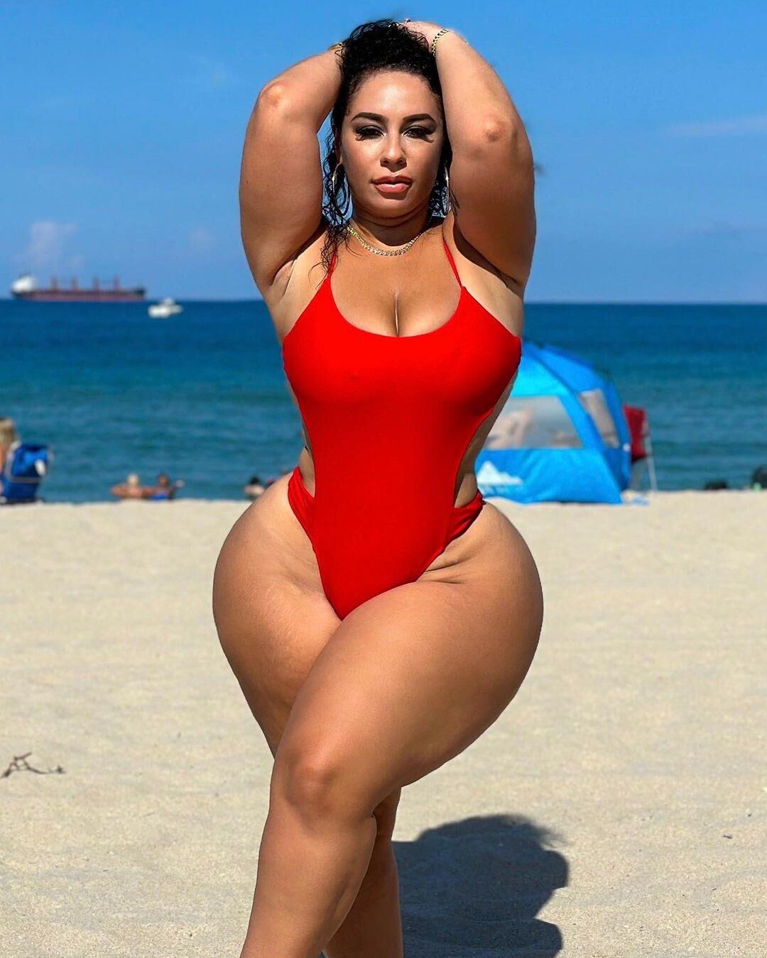 Selene Castle IG th D Till May , + Post