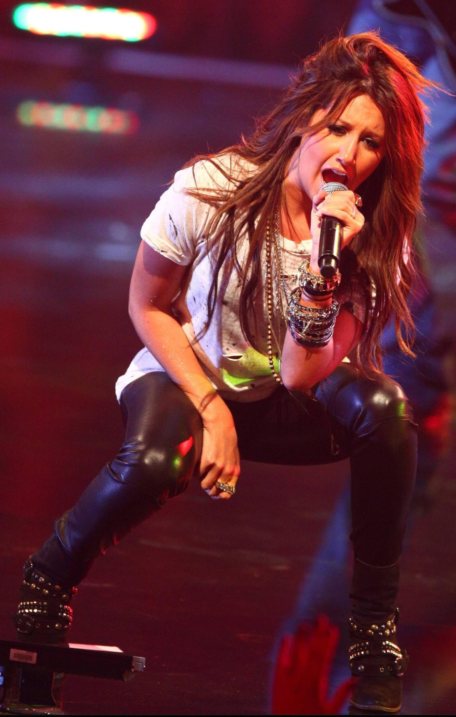 Ashley Tisdale Live Teasing