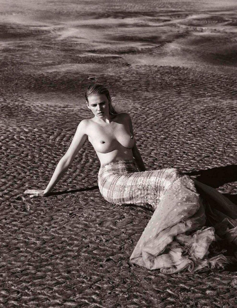 lara stone
