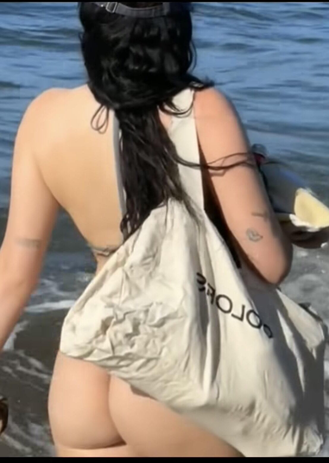 Noah Cyrus Ass
