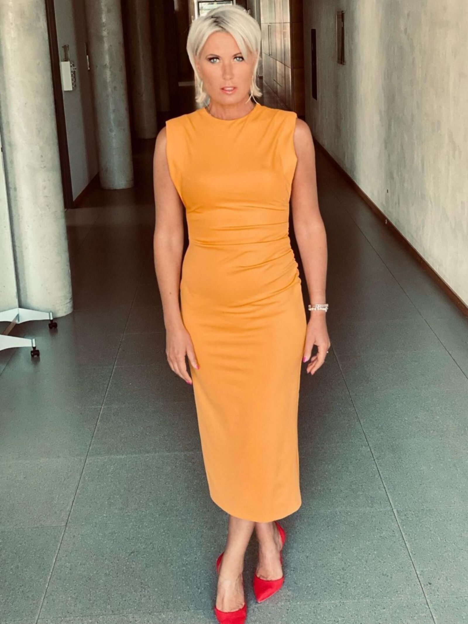 Kamilla S. geile GEZ Edelhure in sexy Outfits zum ficken ! 