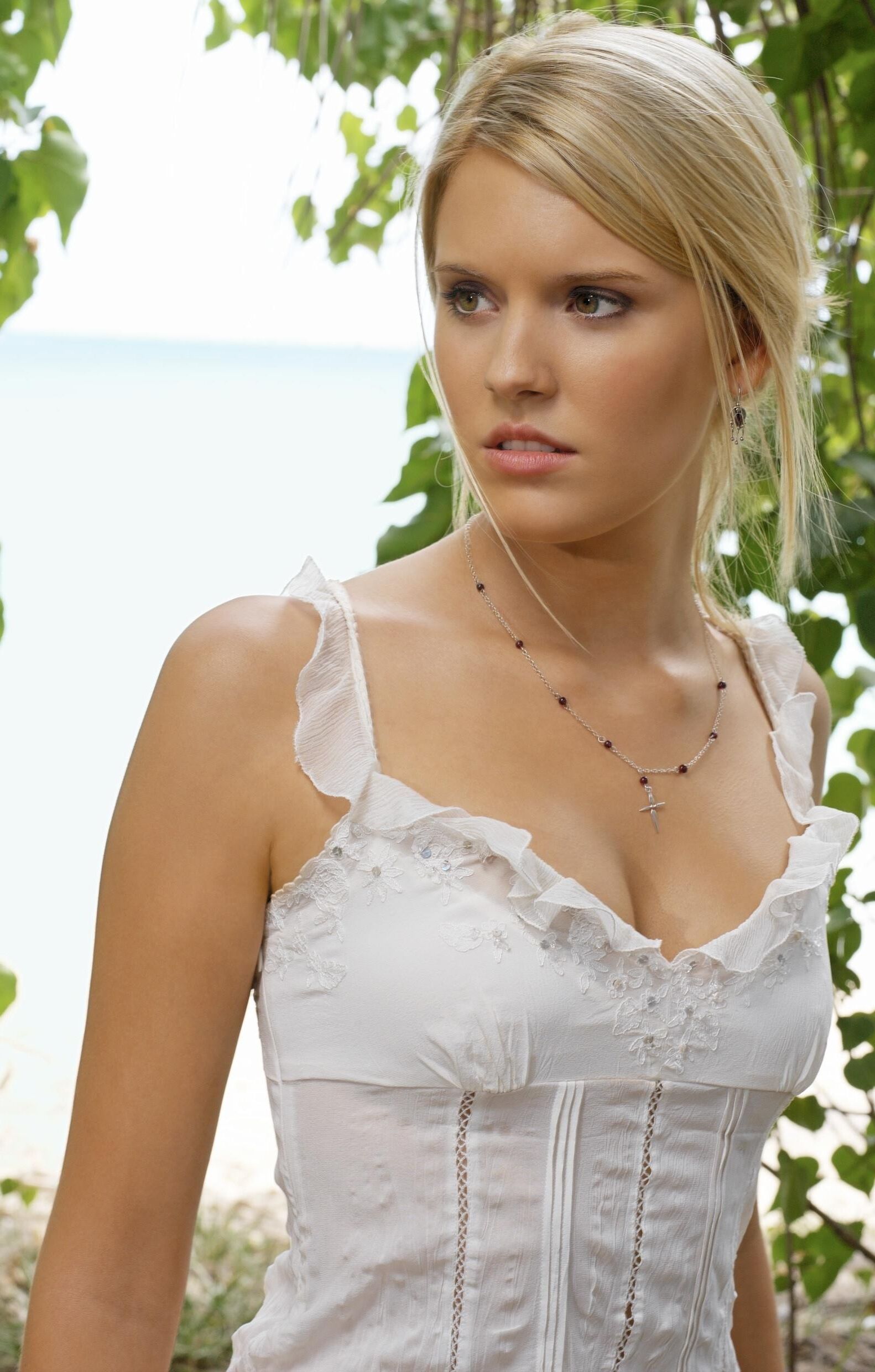 Maggie Grace