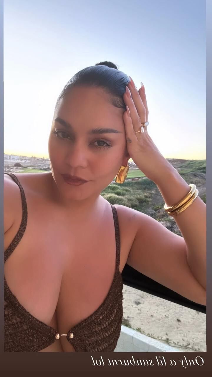 Vanessa Hudgens Instagram, bikini, pregnant