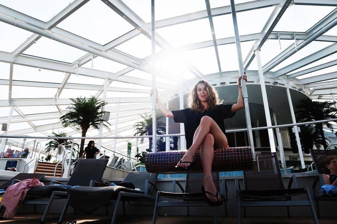 Beauty & Feet: Alexa PenaVega
