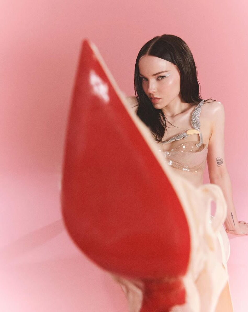 Dove Cameron Marie Claire UK Проблема оптимизма ()