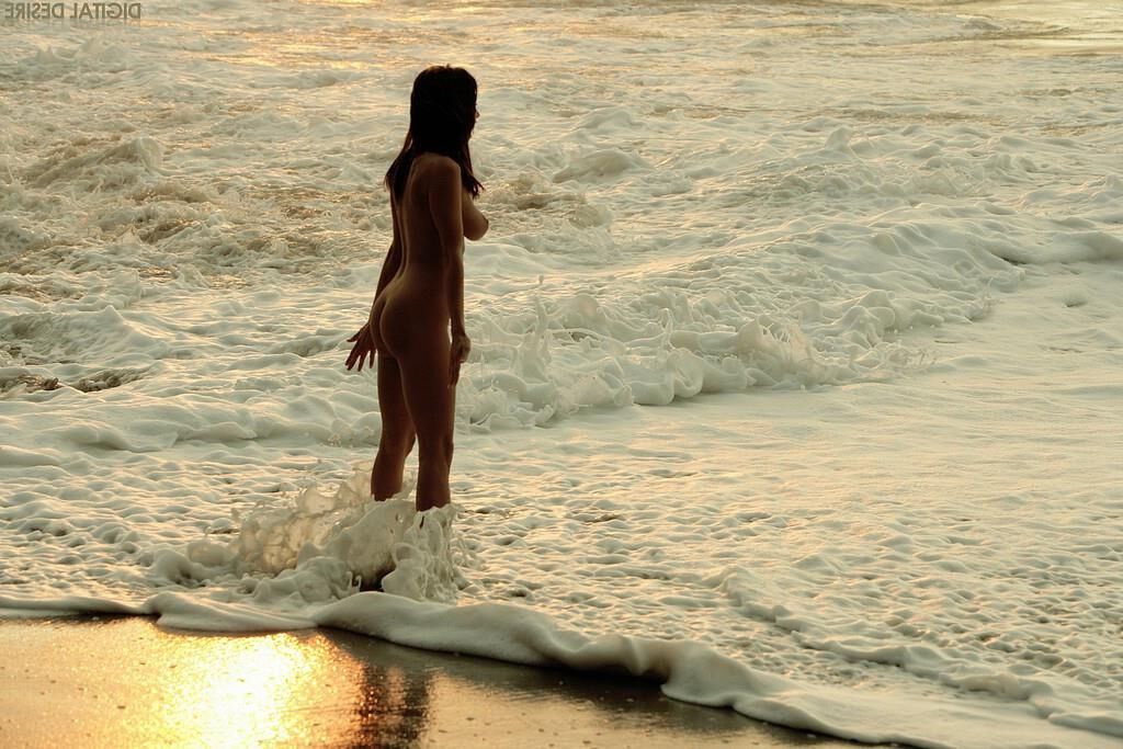 Modelos de Internet en topless con Big Naturals ()