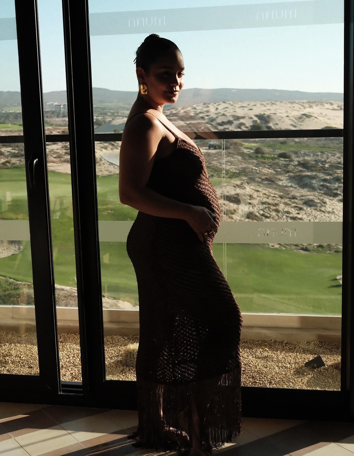 Vanessa Hudgens Instagram, bikini, pregnant