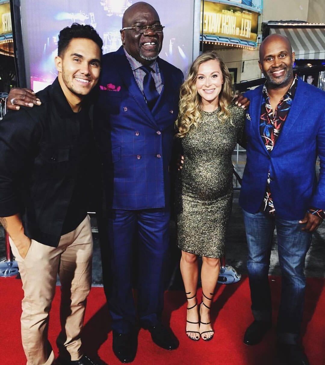 Beauty & Feet: Alexa PenaVega