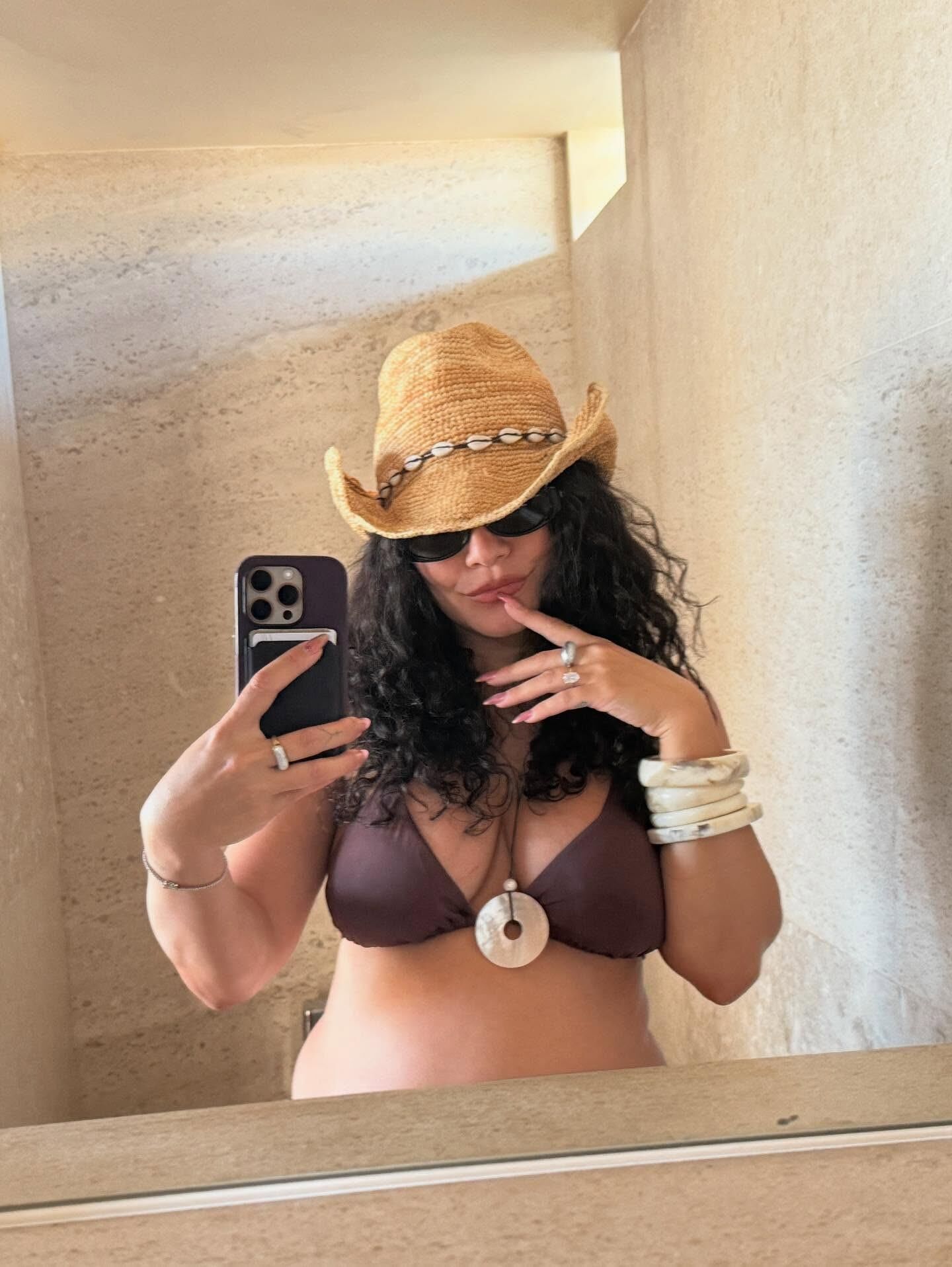 Vanessa Hudgens Instagram, bikini, pregnant