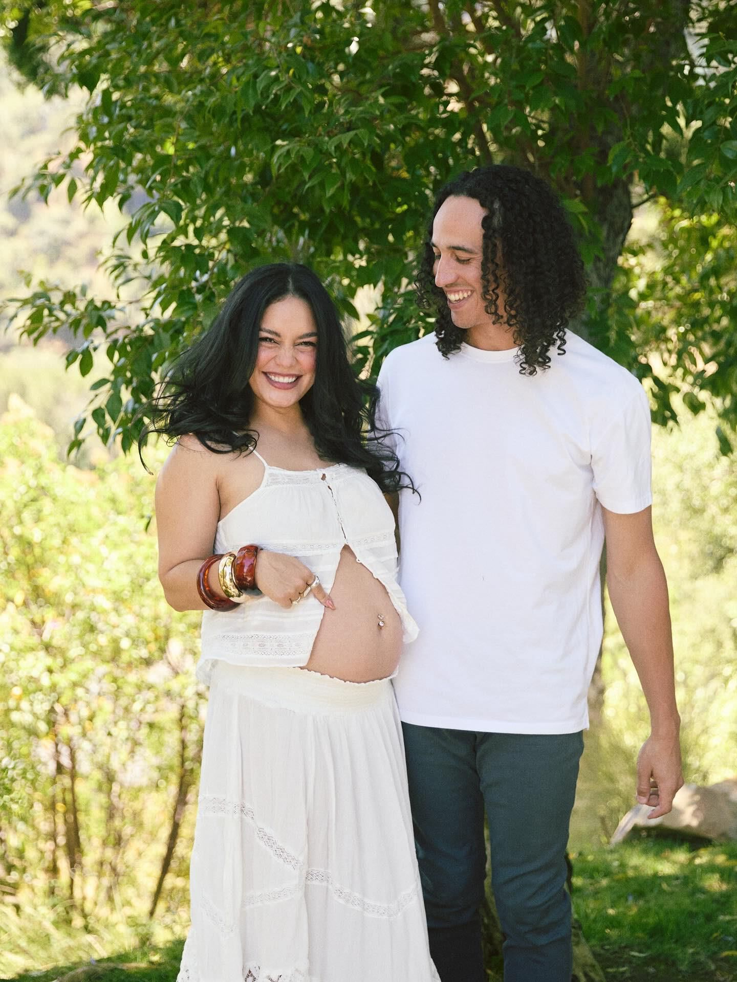Vanessa Hudgens Instagram, bikini, pregnant