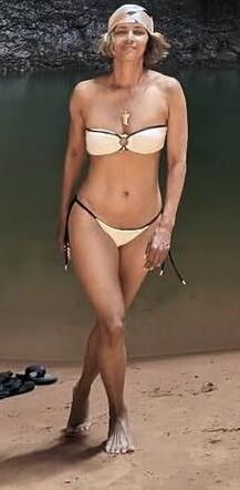 Halle Berry 