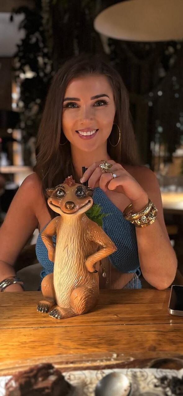 British Sports TV Presenter Kate Tracey looking sexy on holiday 