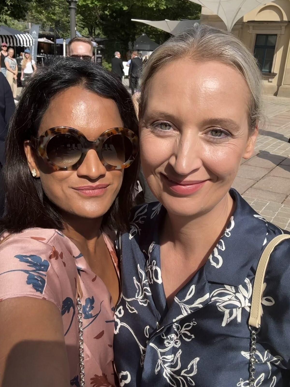 Celebrities Of The Day (..) 