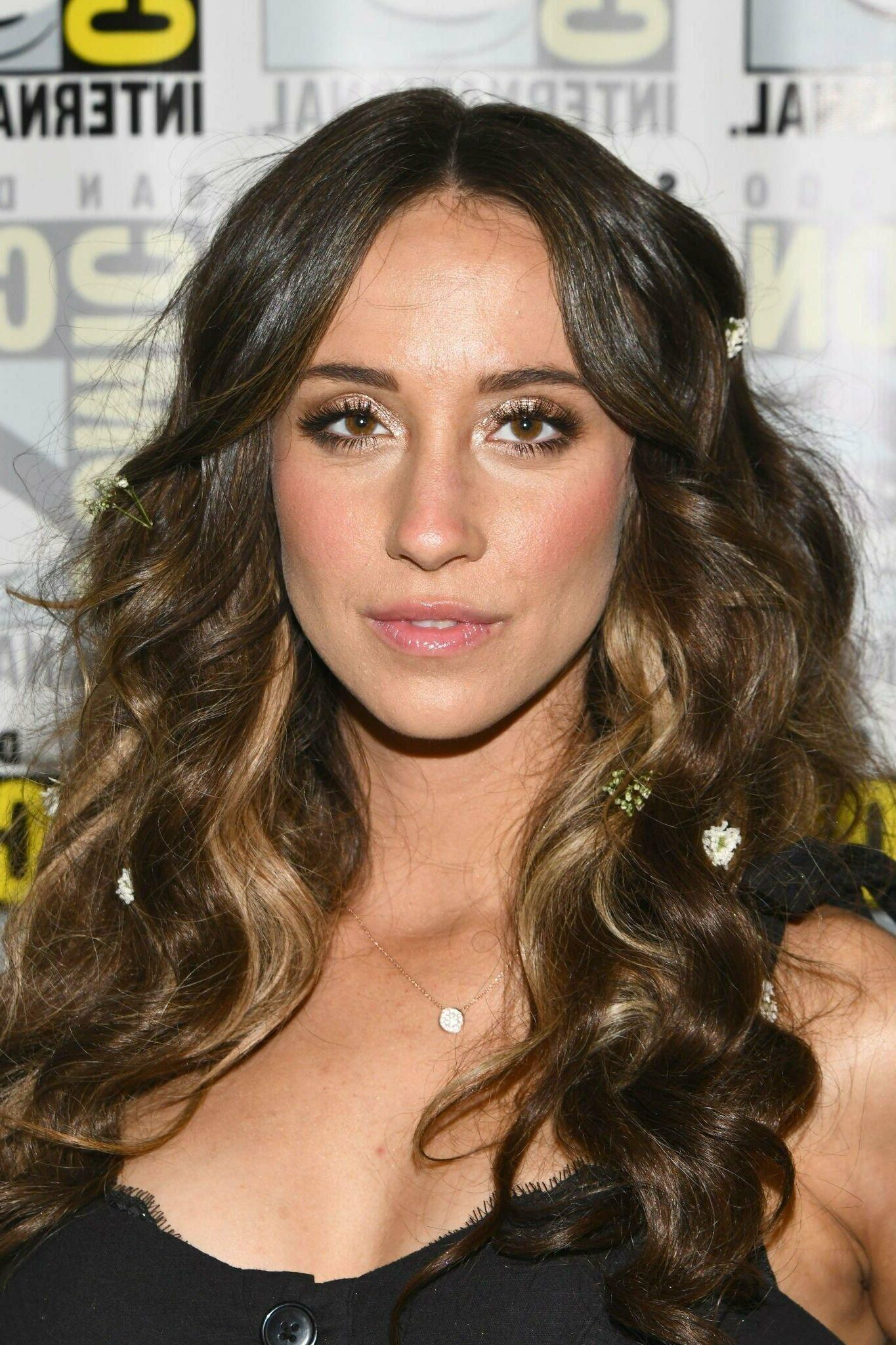 Stella Maeve 