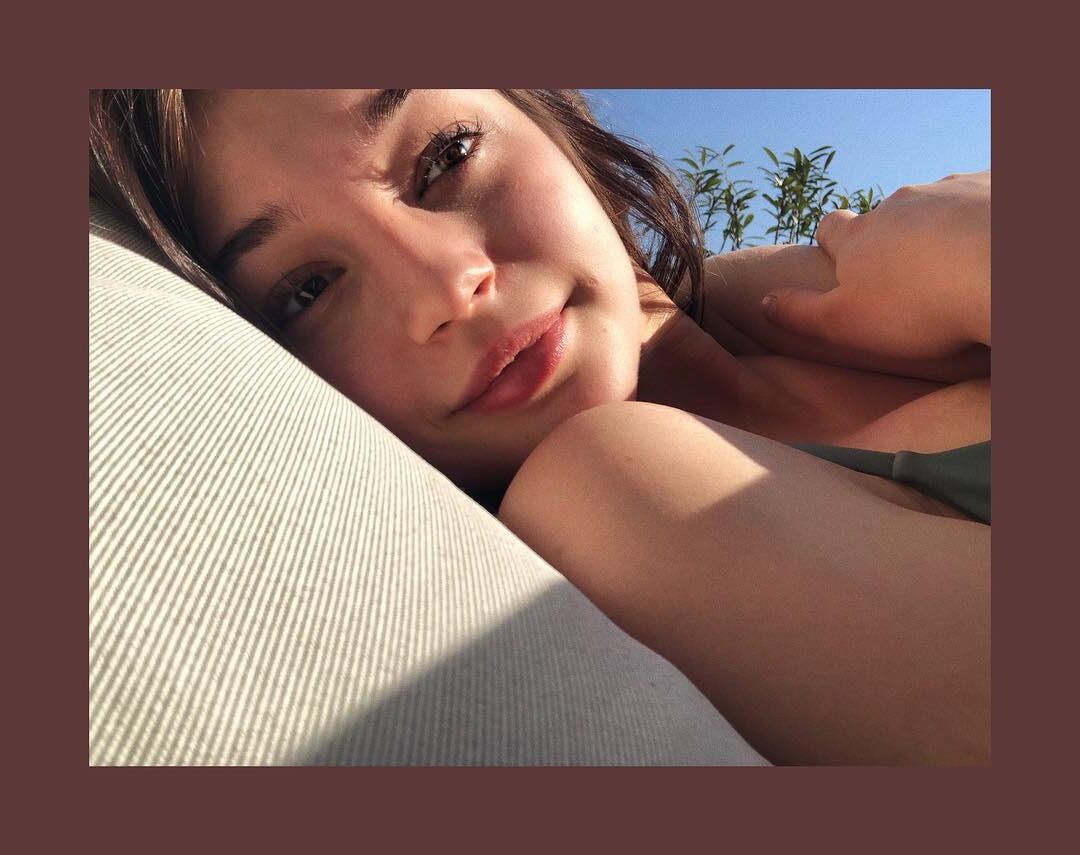 リサ・マリー・コロールは暑いです