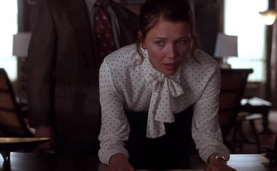 Maggie Gyllenhaal (die Sekretärin)