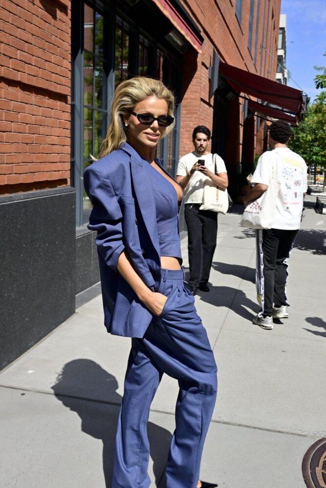 Brooks Nader дебютирует Power Suit Chic в Нью -Йорке