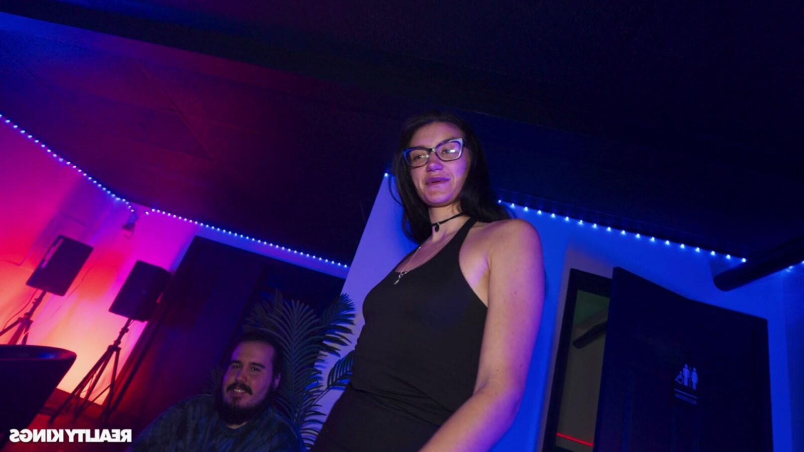 Lucy Lotus yo Hookah Bar Hookup