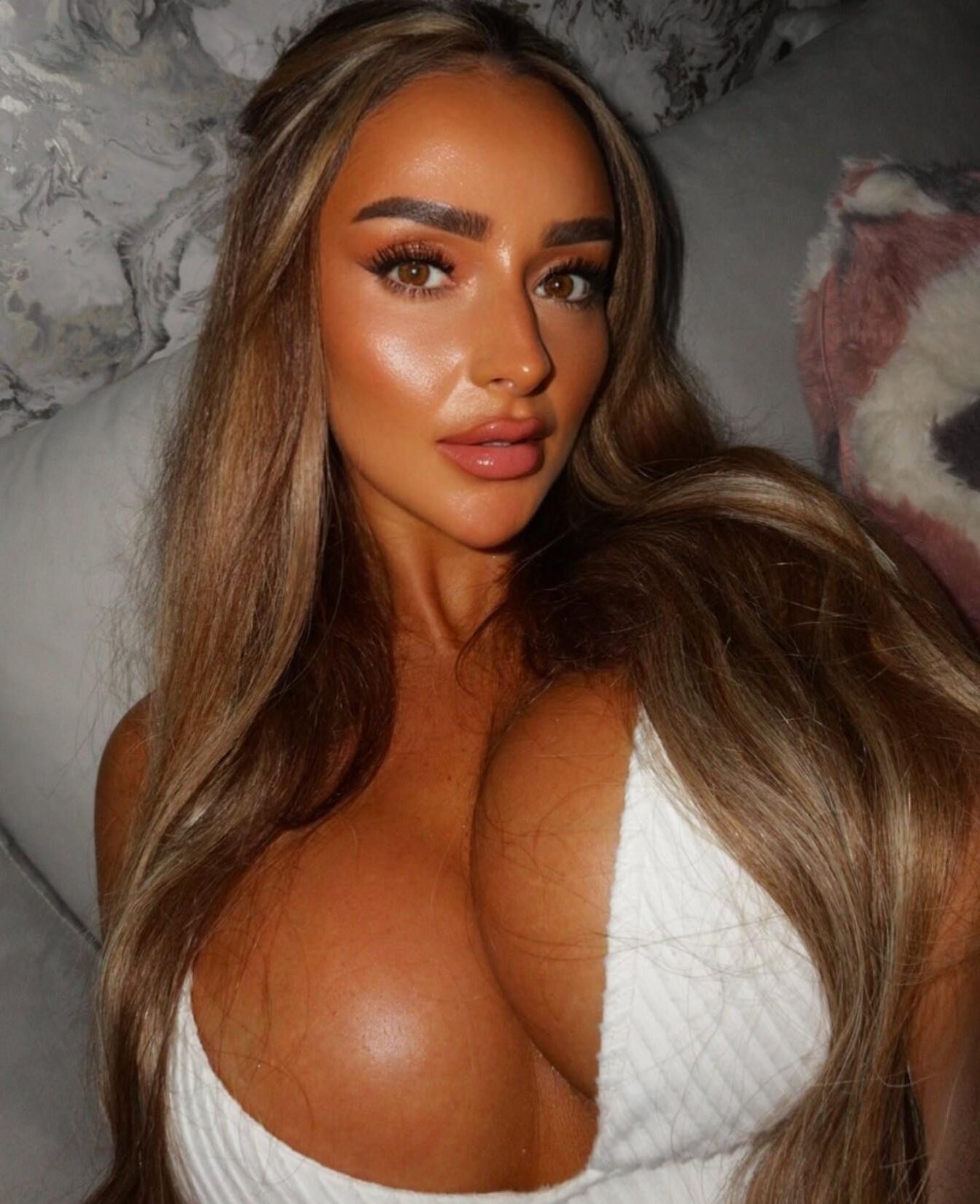Online beauty jade