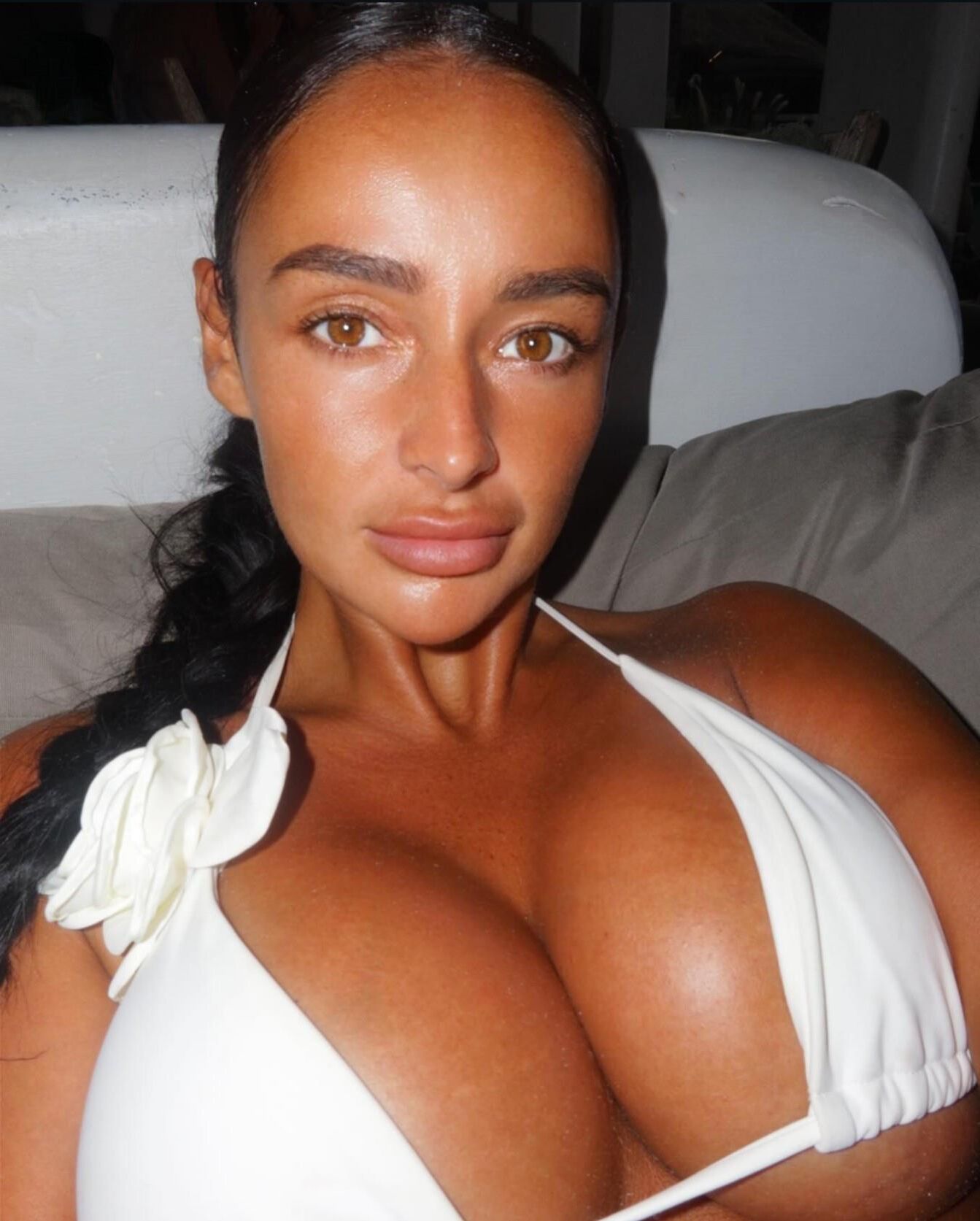 Online beauty jade